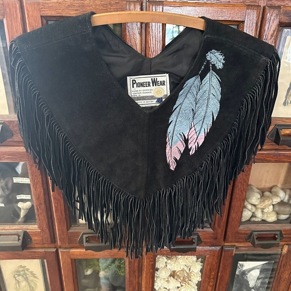 Vintage pioneer wear vest/shawl/top 3rd pic is example of how can be worn! - Picture 2 of 3